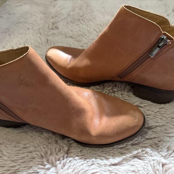 Lucky brand leather ankle boots size 10 - Picture 1 of 3